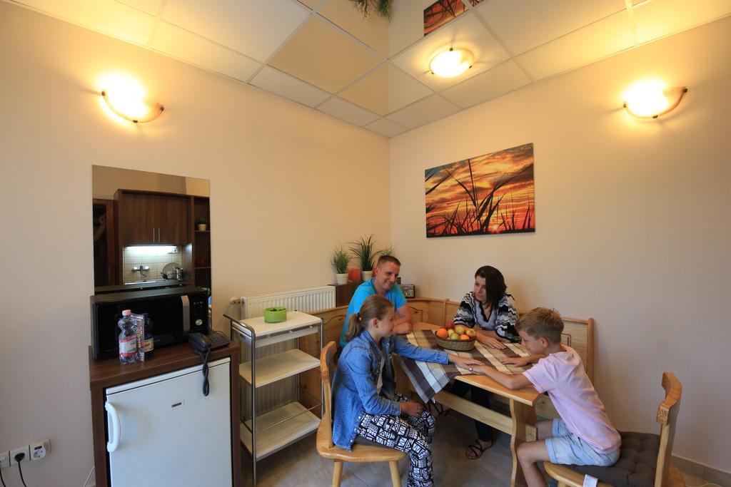 Frühstückspension Napraforgó Wellness Ház és Panzió