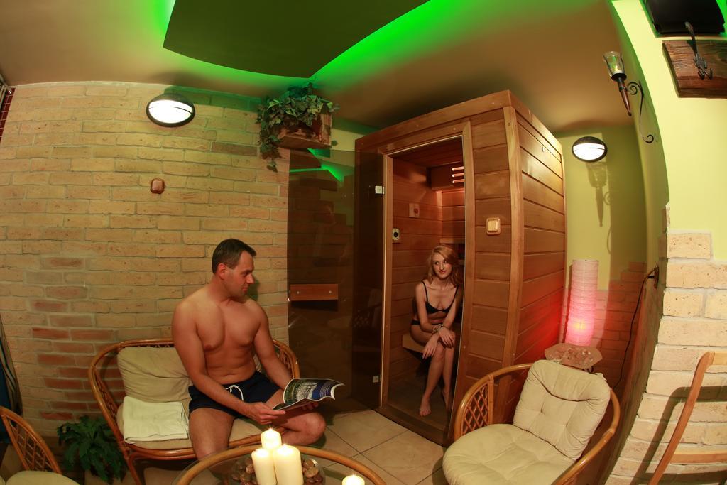 Frühstückspension Napraforgó Wellness Ház és Panzió